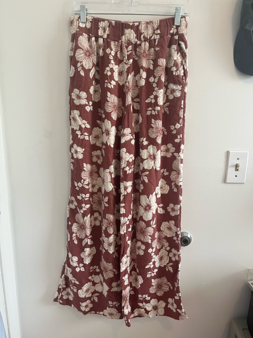 Abercrombie & Fitch linen Rust Floral Wide-Leg Pants with Cream Print